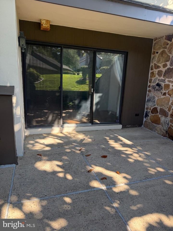 14 Oak Knoll Dr - Photo 5 of 28