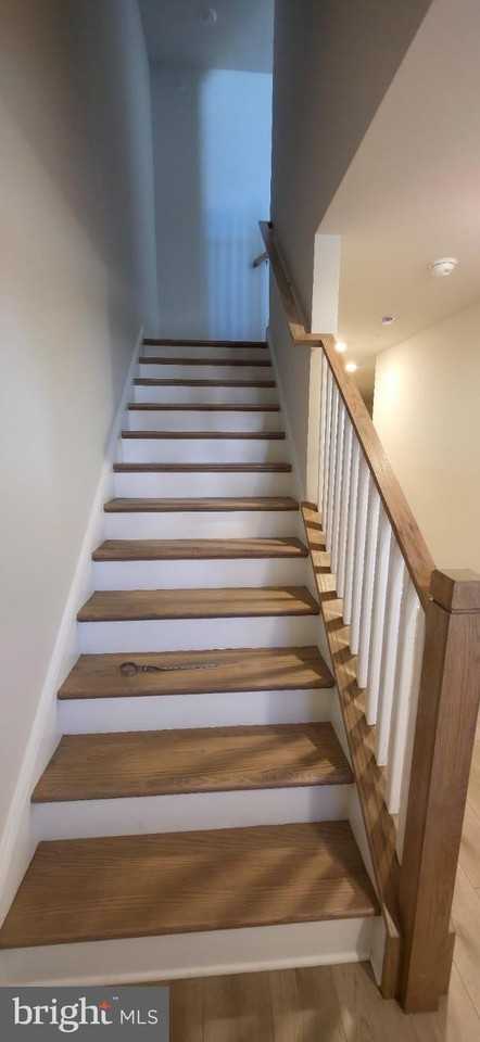 242 Talucci Dr - Photo 6 of 33