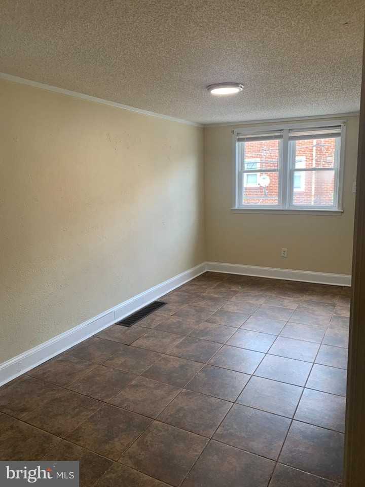 1367 Edgehill Rd - Photo 2 of 19