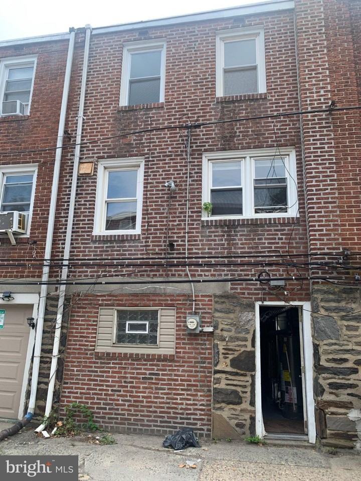 1367 Edgehill Rd - Photo 5 of 19