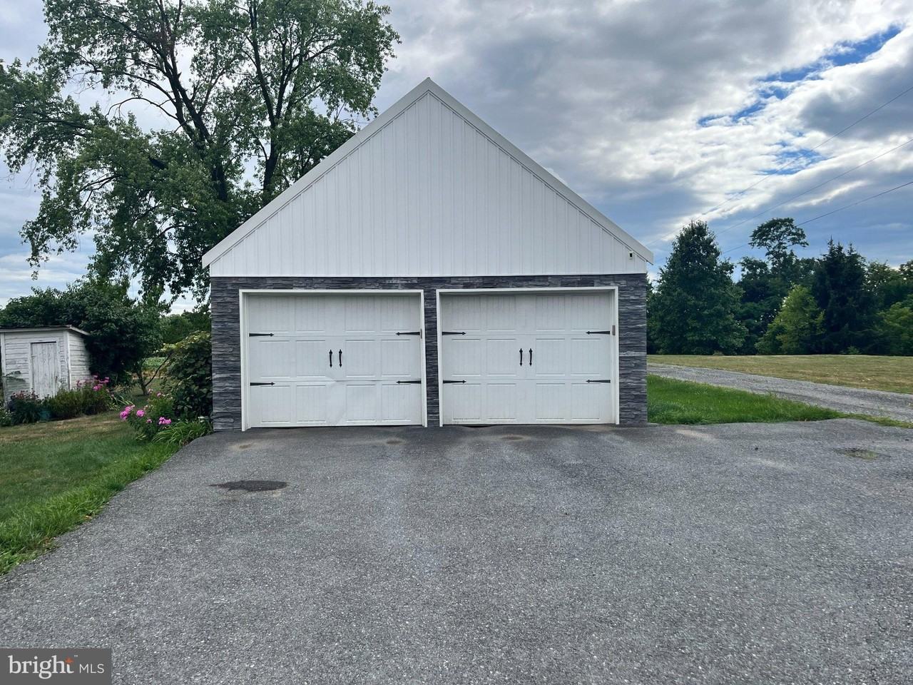 3870 Coseytown Rd - Photo 3 of 26