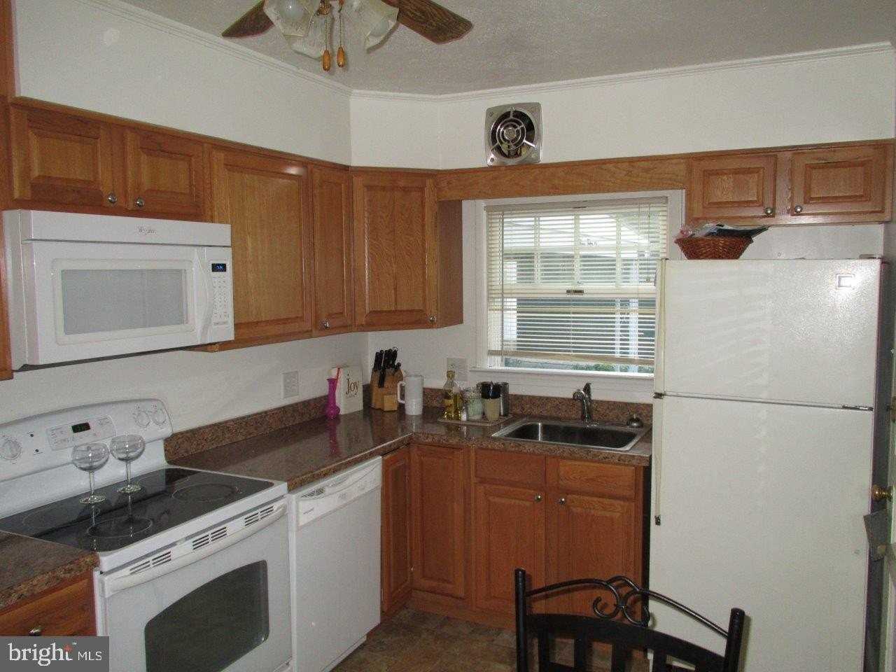 955 Terrace Ln - Photo 2 of 18