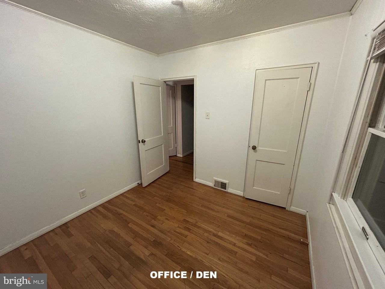 955 Terrace Ln - Photo 7 of 18