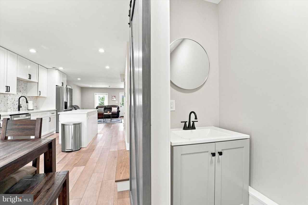 126 W Hector St - Photo 3 of 15
