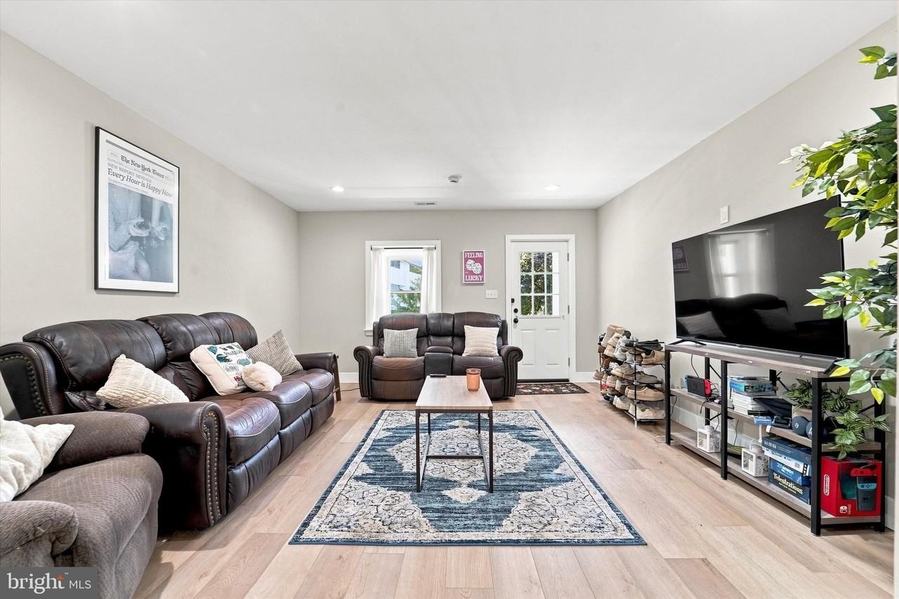 126 W Hector St - Photo 7 of 15