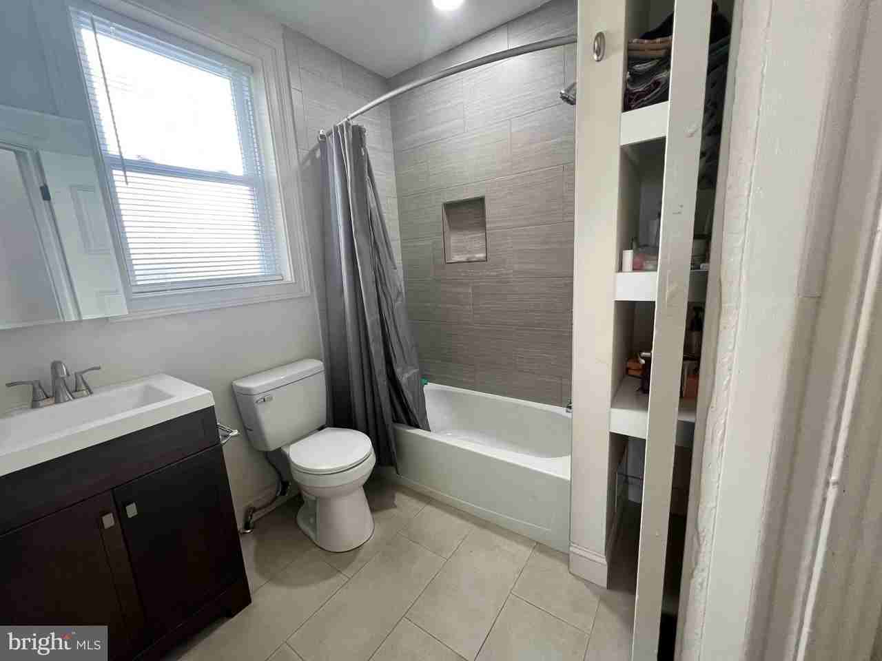 1725 N 27th St #2 - Photo 4 of 8