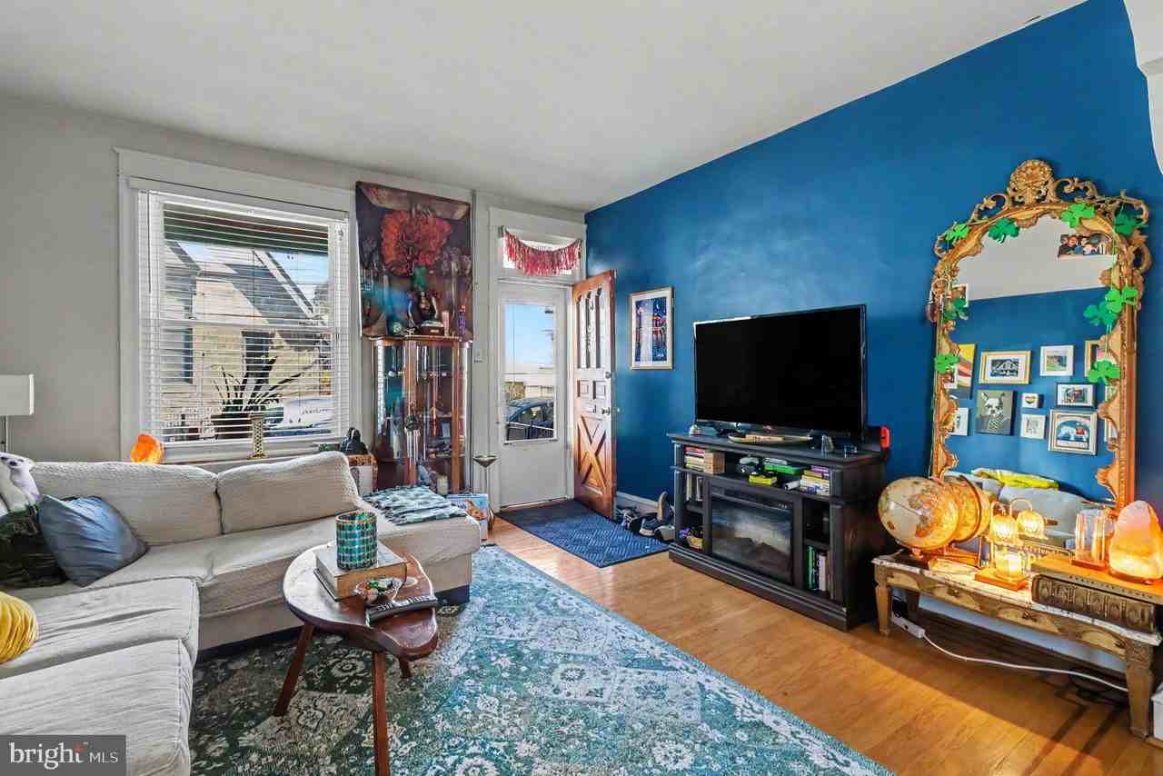 154 W Salaignac St - Photo 3 of 27