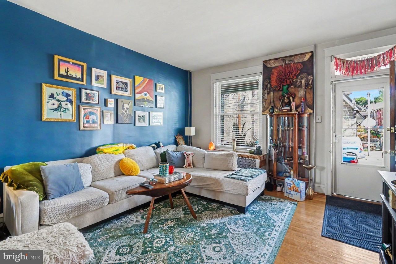 154 W Salaignac St - Photo 4 of 27