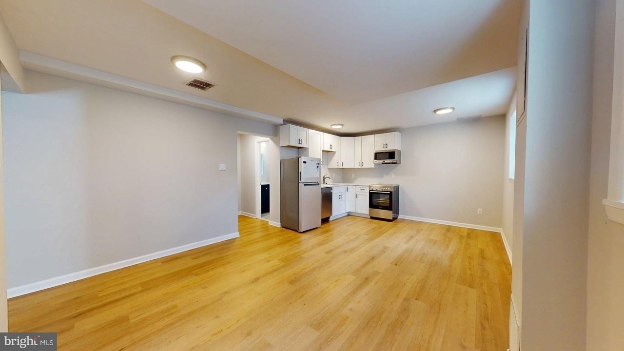 706 N Cleveland St - Photo 3 of 8