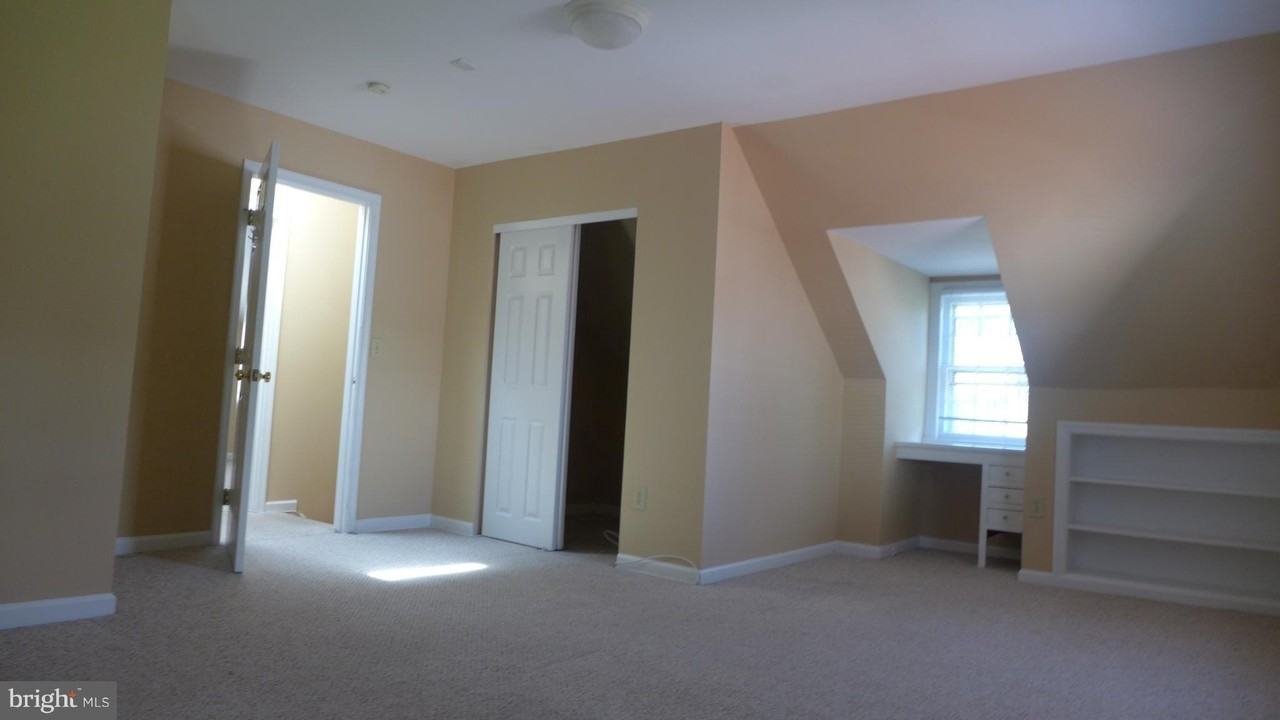 4724 7th Rd N - Photo 6 of 15