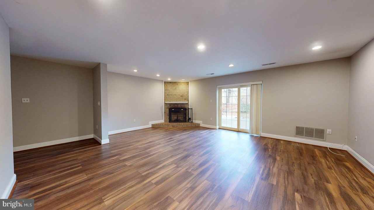 951 S Rolfe St #1 - Photo 2 of 18