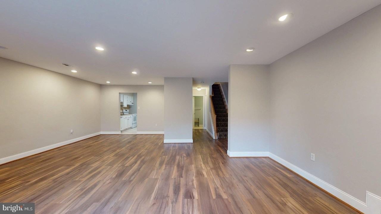 951 S Rolfe St #1 - Photo 4 of 18