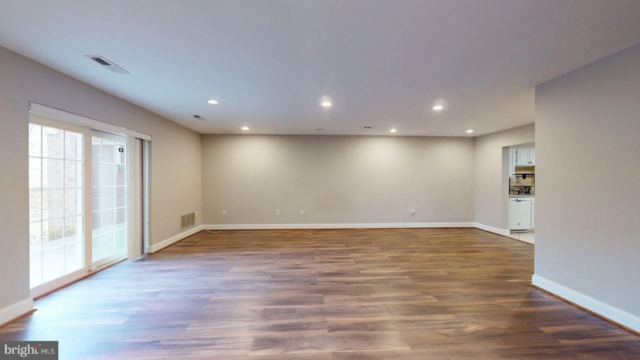 951 S Rolfe St #1 - Photo 5 of 18