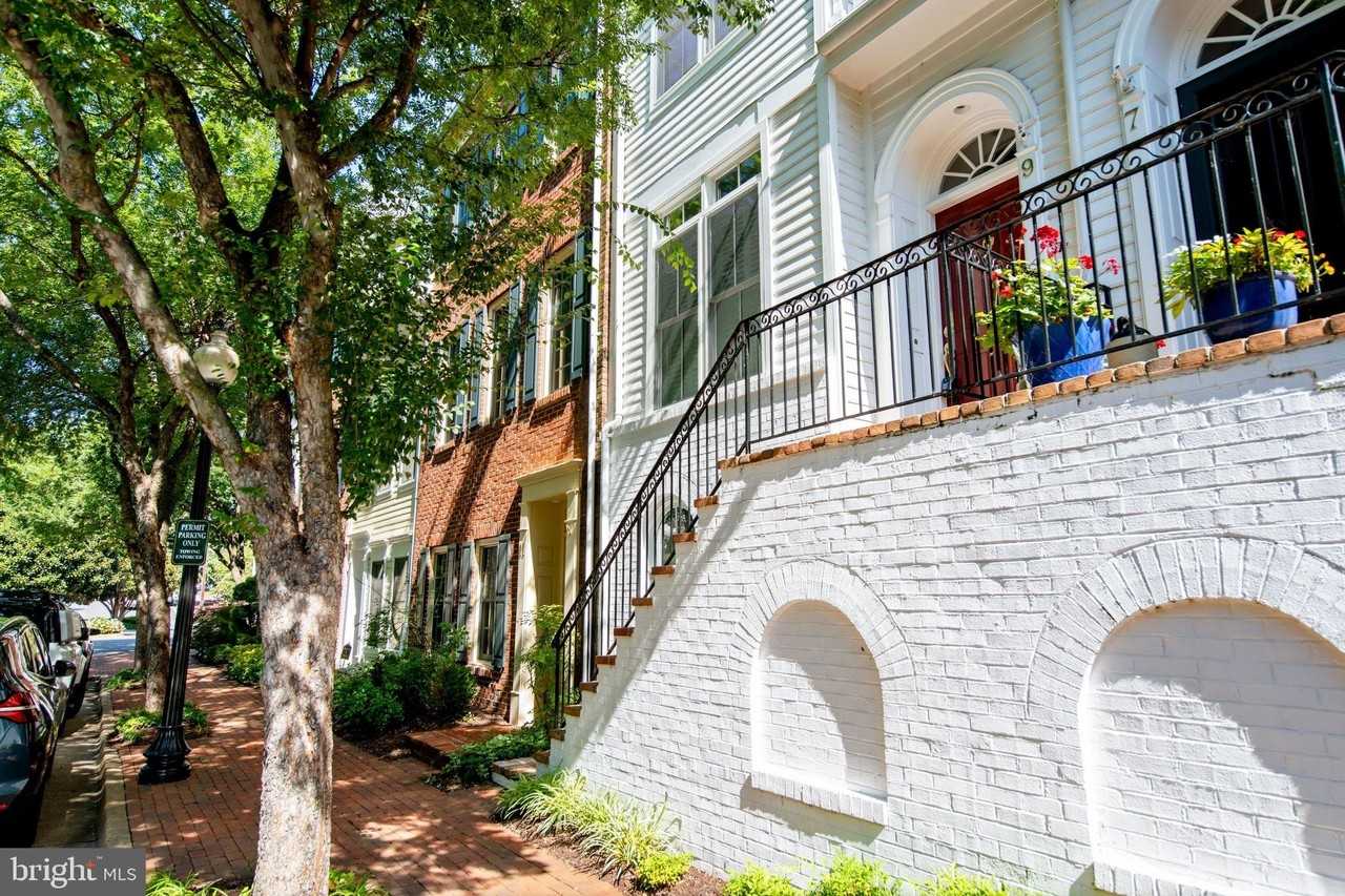9 Franklin St - Photo 4 of 50