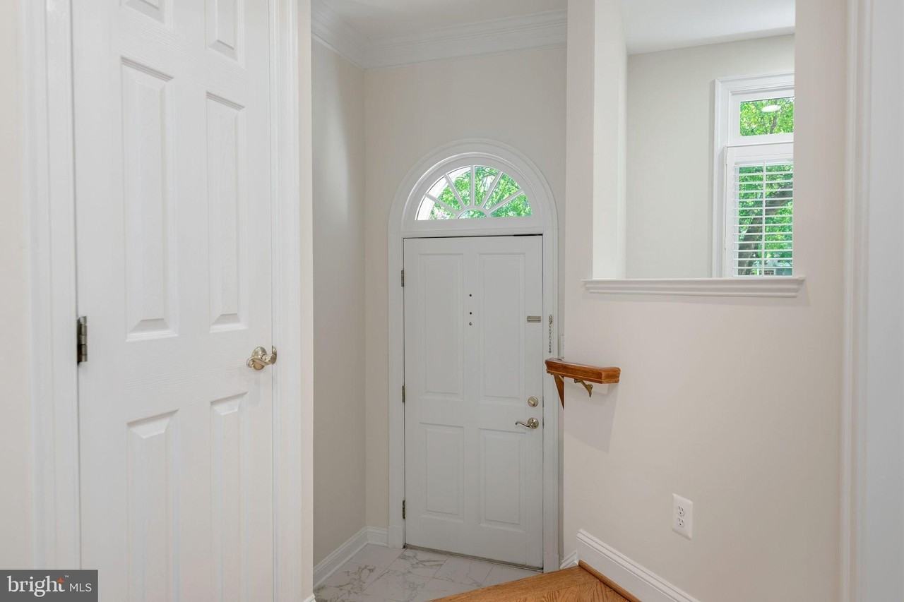 9 Franklin St - Photo 6 of 50