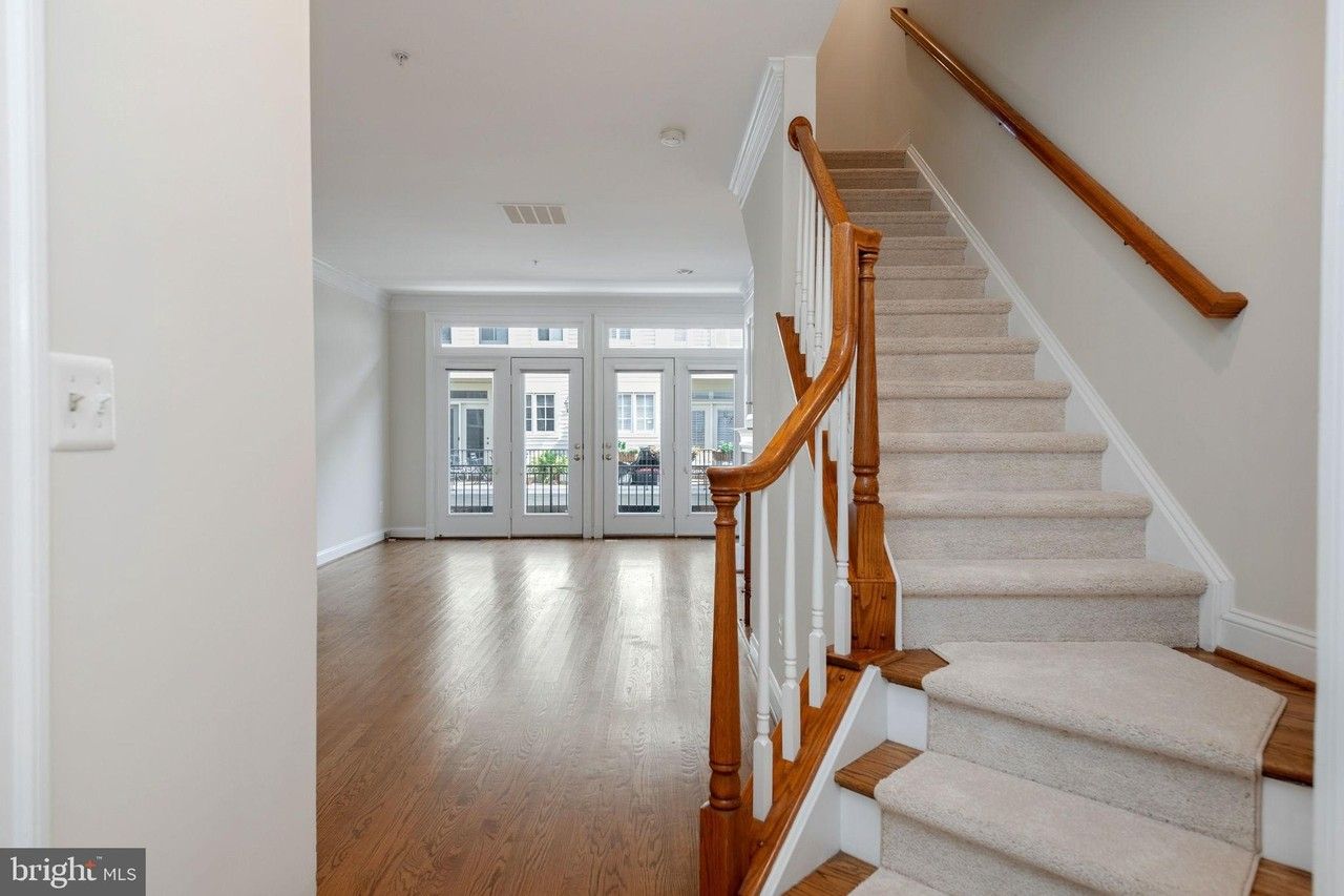 9 Franklin St - Photo 7 of 50