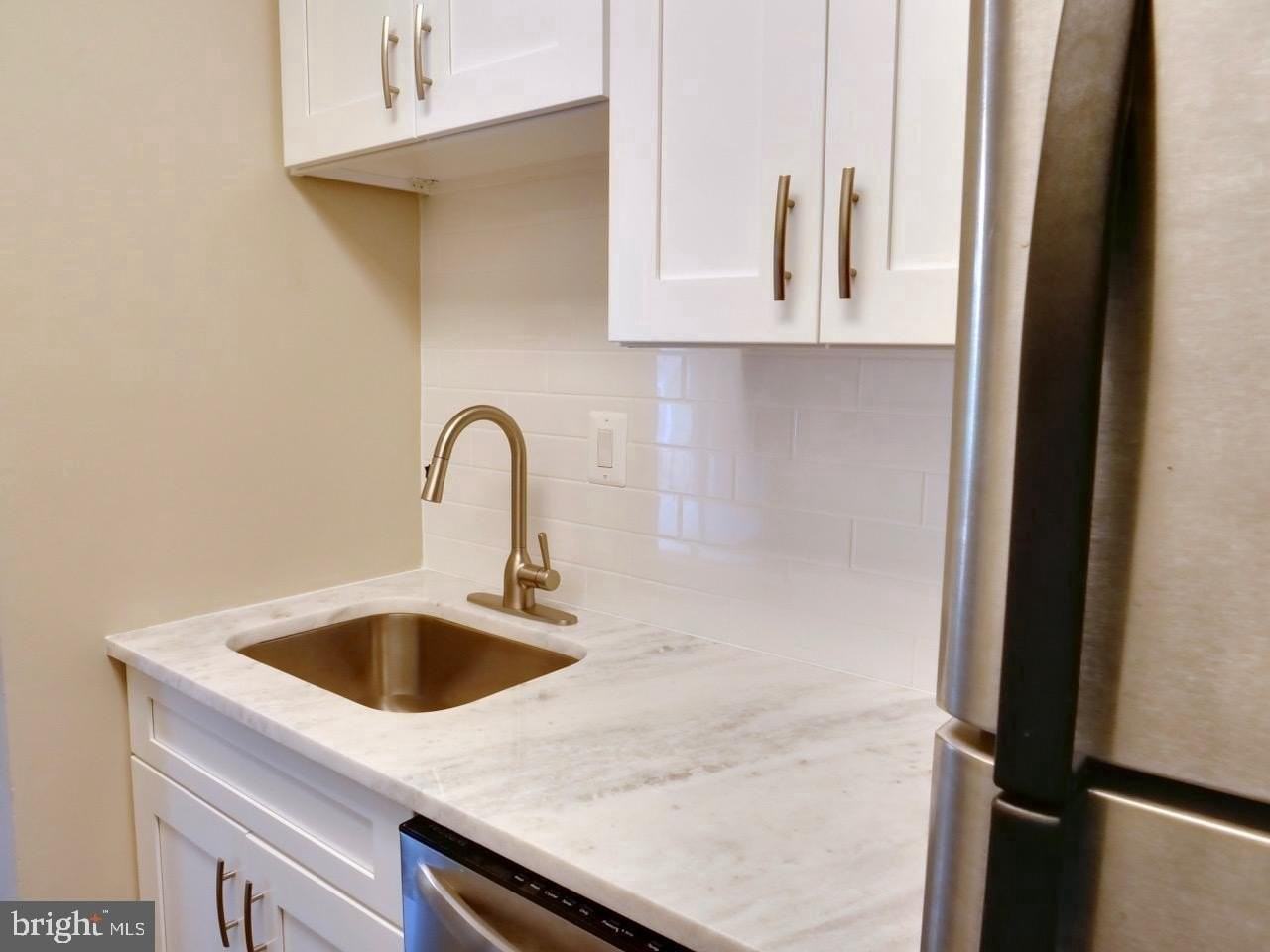 3874 Lyndhurst Dr #302 - Photo 3 of 20