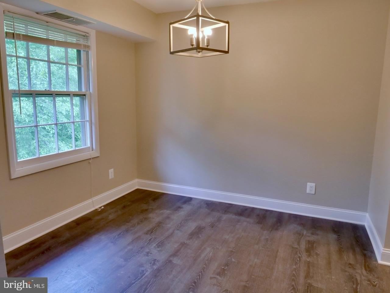 3874 Lyndhurst Dr #302 - Photo 6 of 20