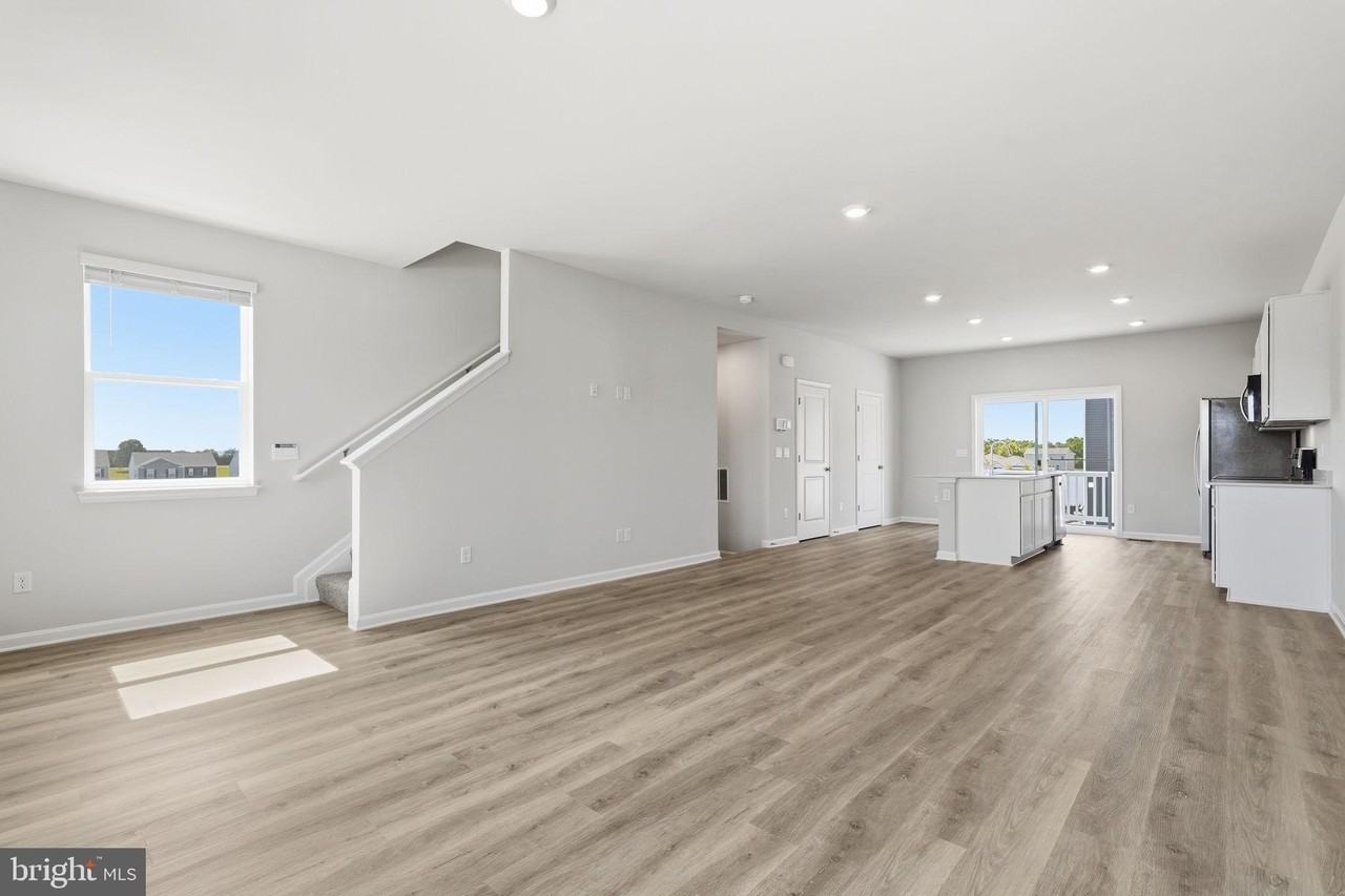 131 Willett Hollow St - Photo 3 of 25