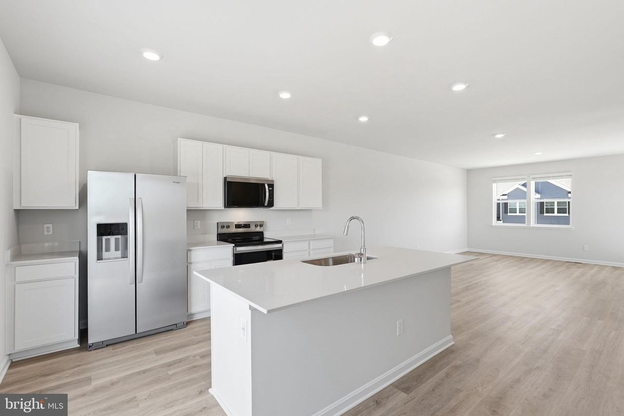 131 Willett Hollow St - Photo 4 of 25