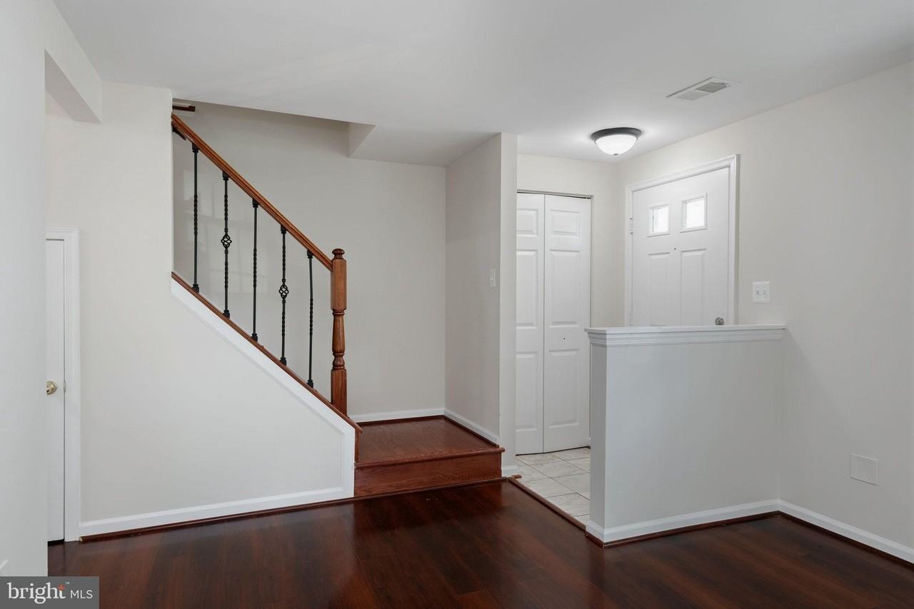 6324 Lightburn Ct - Photo 3 of 27