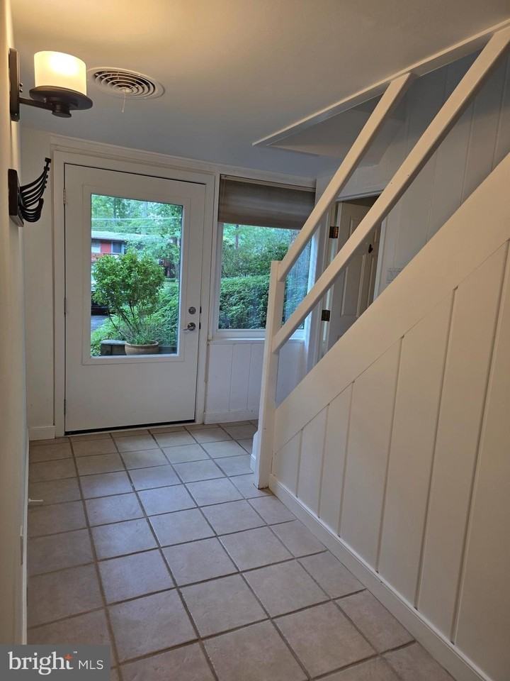 3404 Executive Ave - Photo 3 of 15