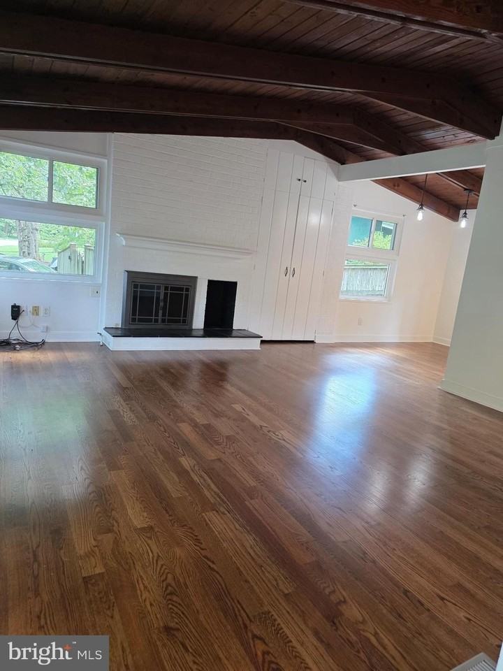 3404 Executive Ave - Photo 4 of 15