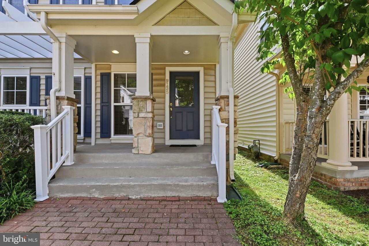 9135 Stonegarden Dr - Photo 2 of 34