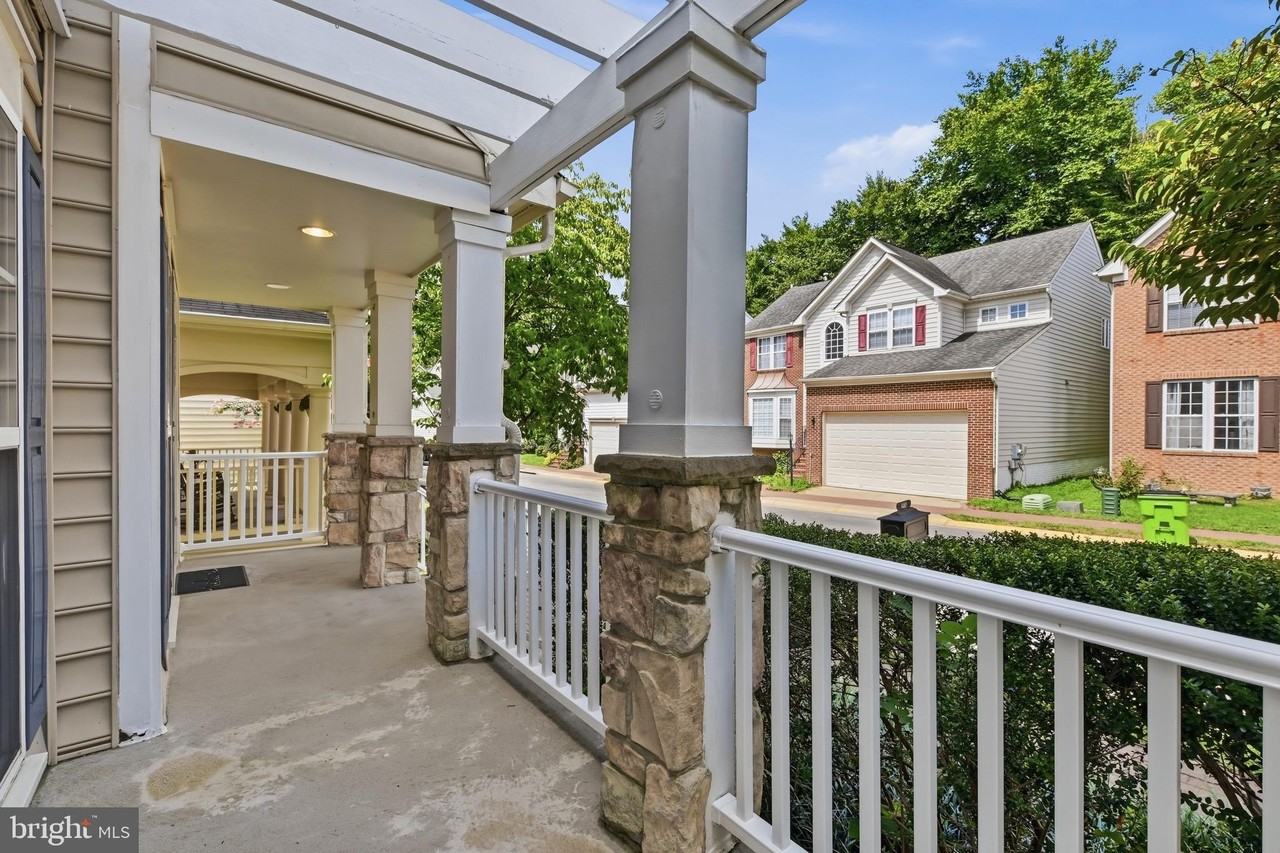9135 Stonegarden Dr - Photo 3 of 34
