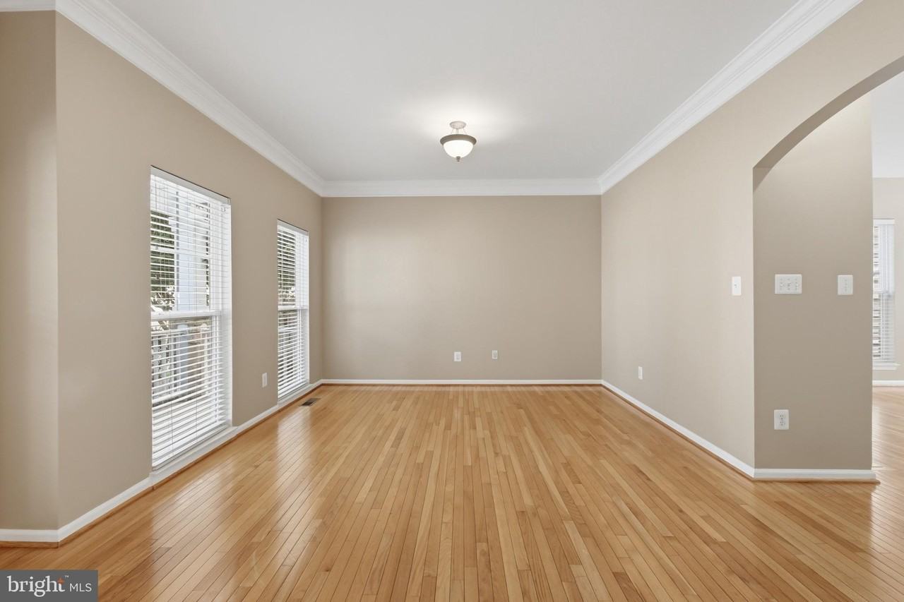 9135 Stonegarden Dr - Photo 6 of 34