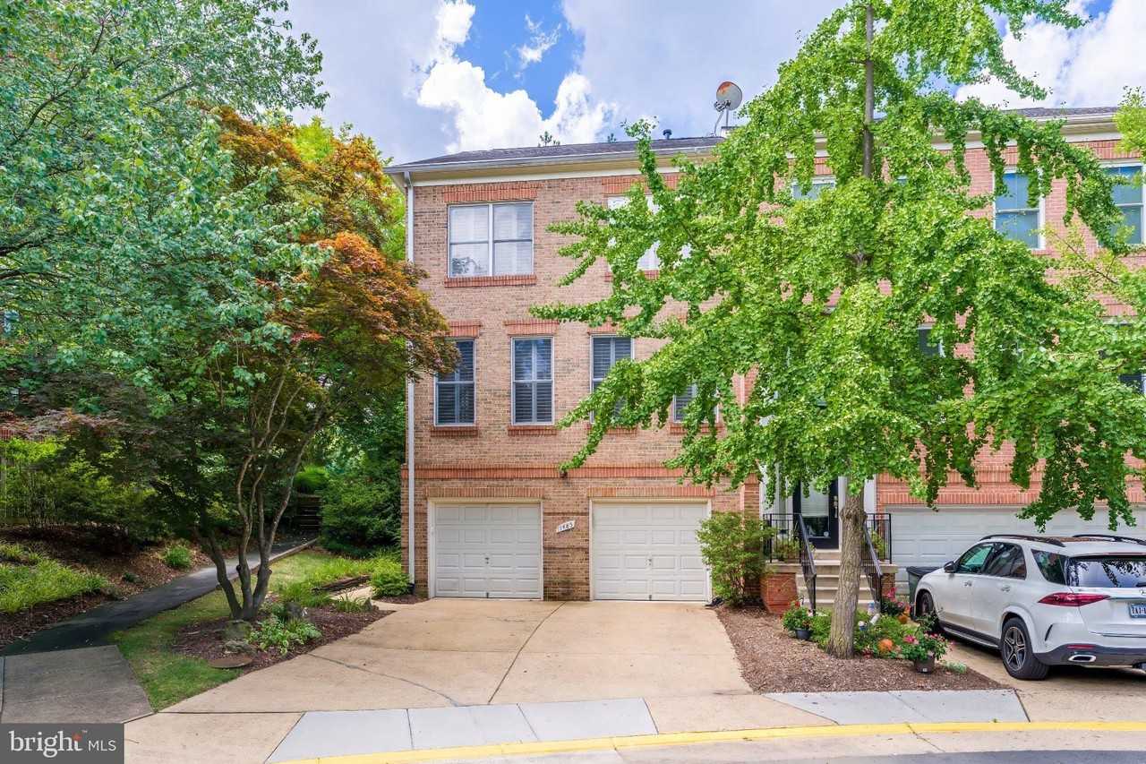 11485 Waterhaven Ct - Photo 2 of 50