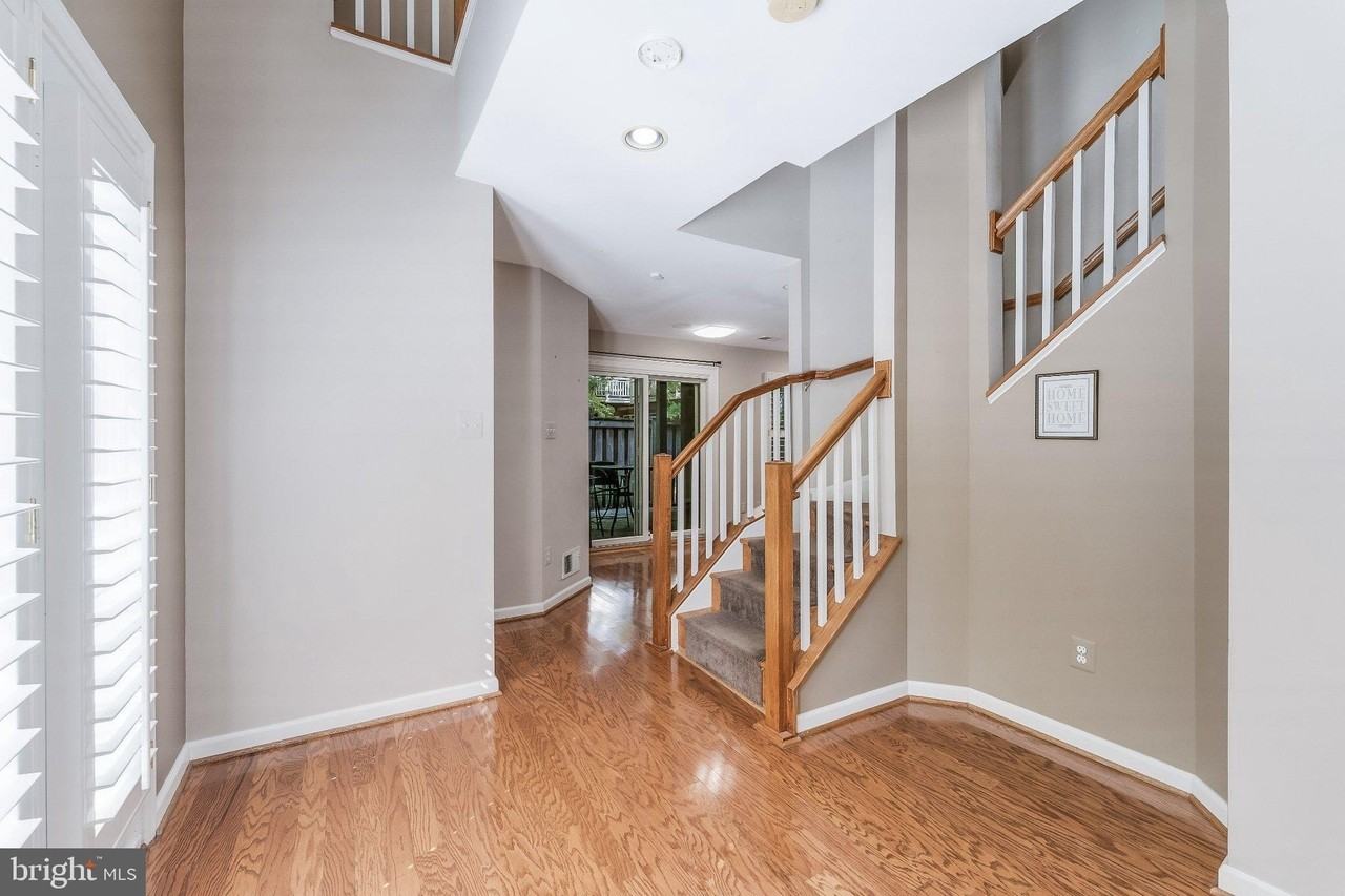 11485 Waterhaven Ct - Photo 4 of 50