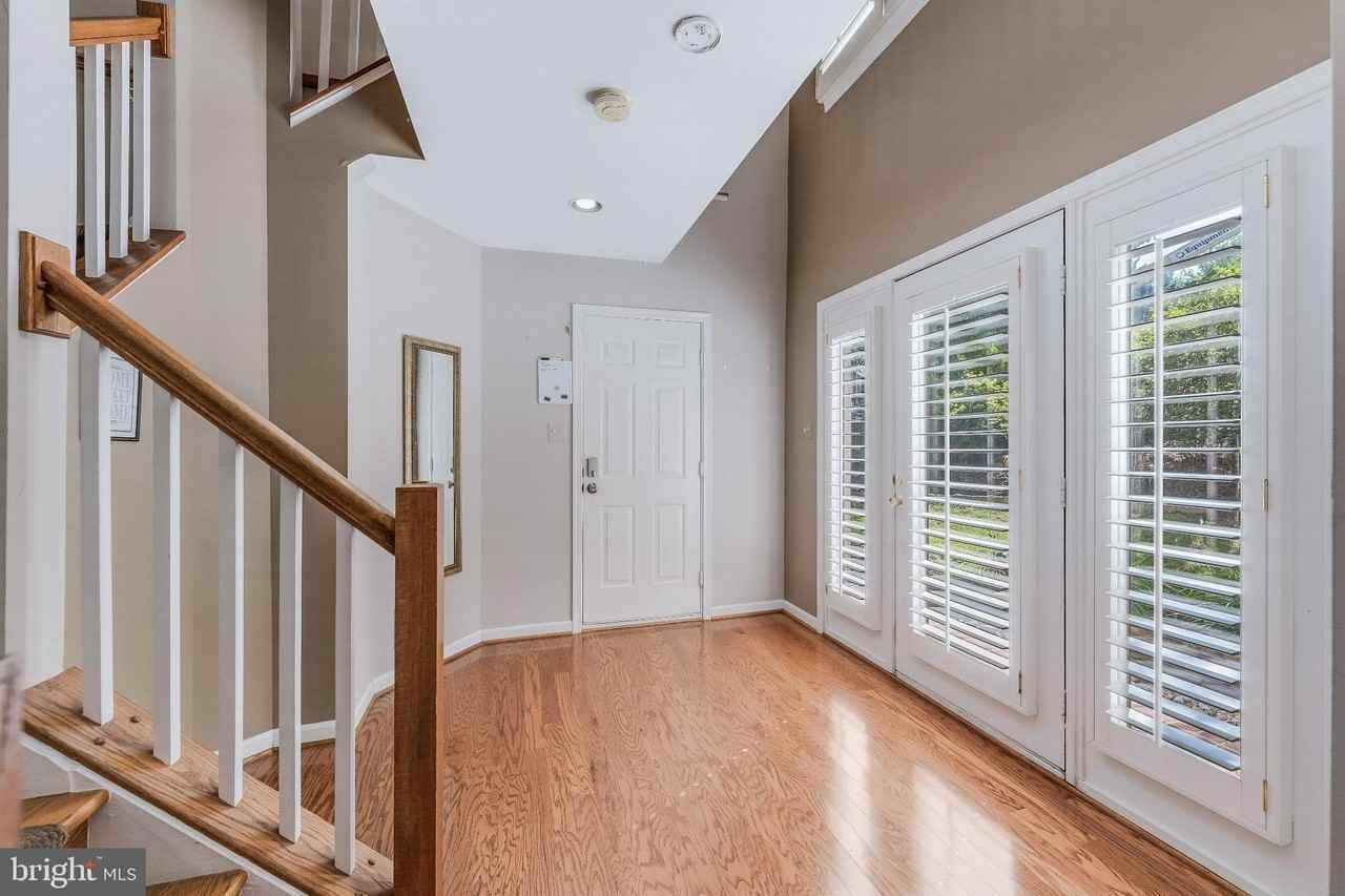 11485 Waterhaven Ct - Photo 5 of 50