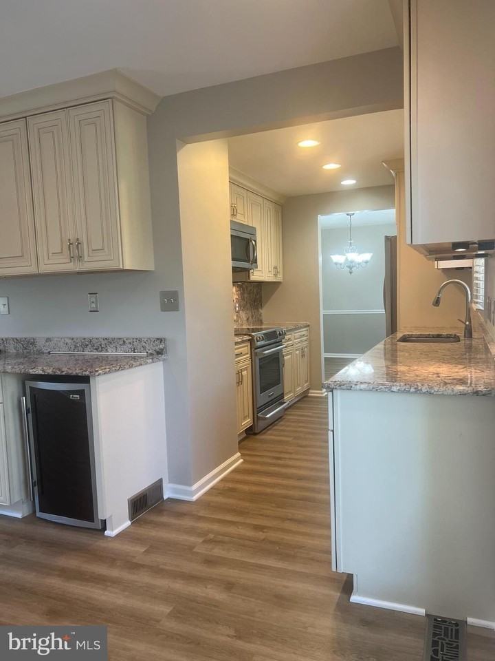 6531 Palisades Dr - Photo 7 of 31