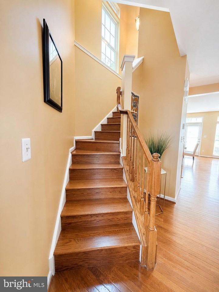 15201 Torbay Way - Photo 4 of 11