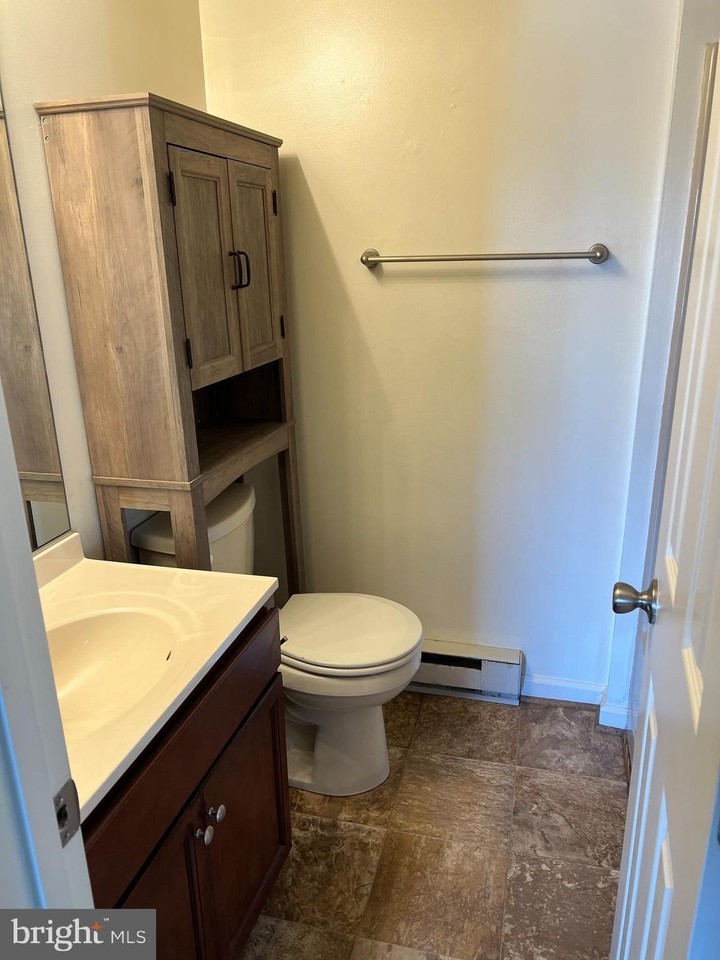 190 W King St #3 - Photo 4 of 10