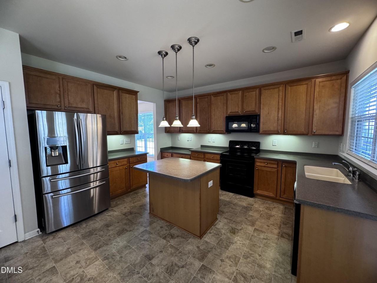 3303 Colorcott St - Photo 2 of 18