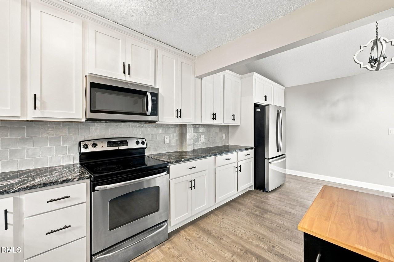 449 Windy Bch - Photo 4 of 38