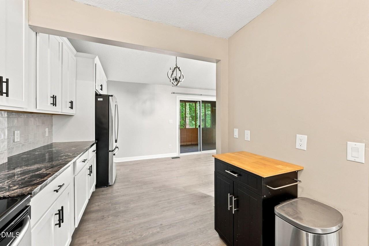 449 Windy Bch - Photo 7 of 38