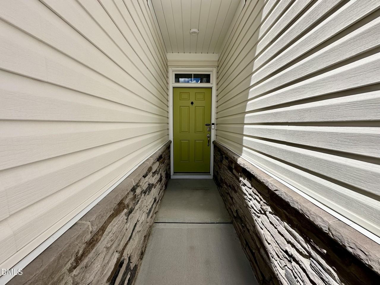 124 Orvis Dr - Photo 3 of 27