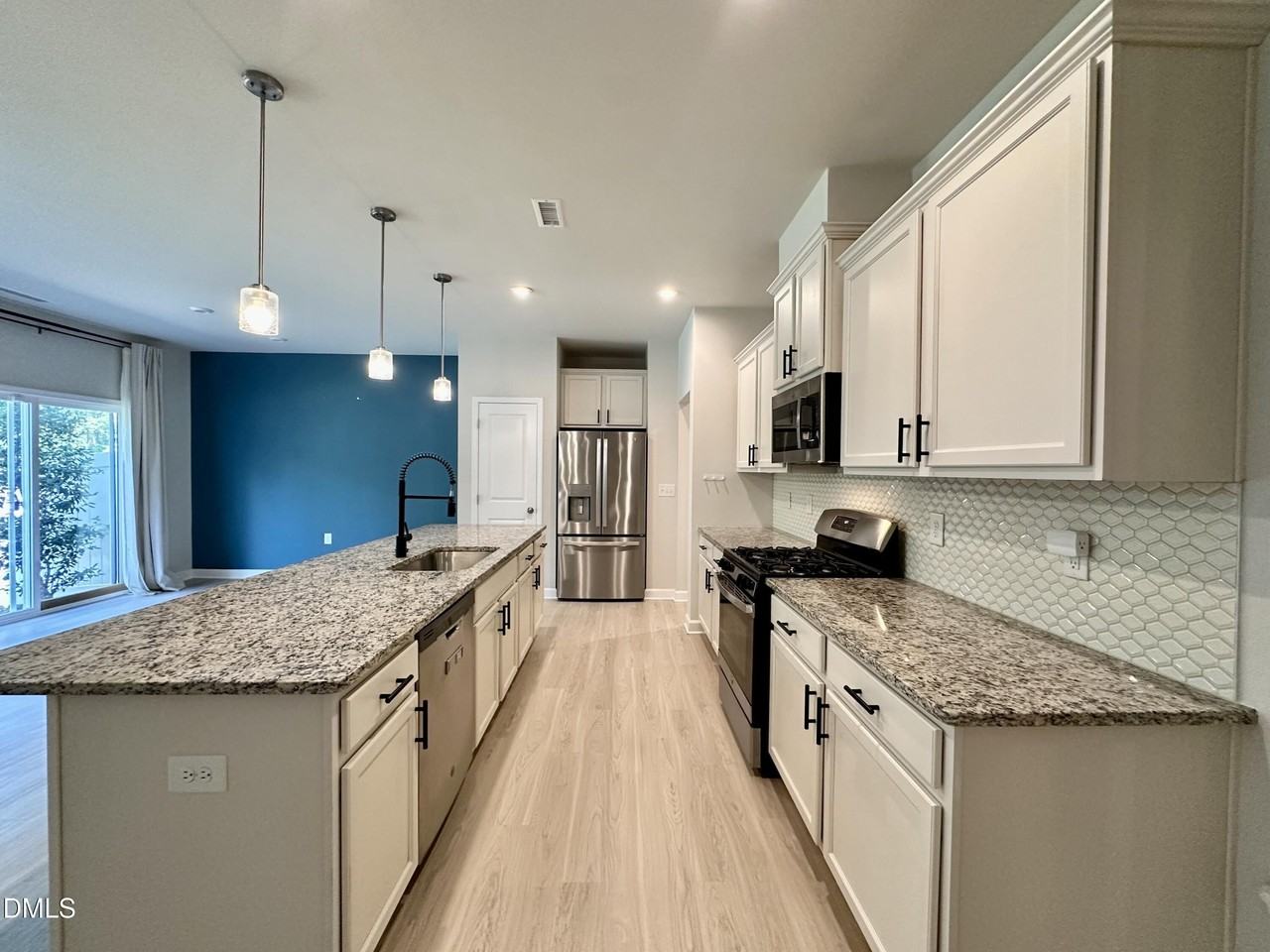 124 Orvis Dr - Photo 6 of 27