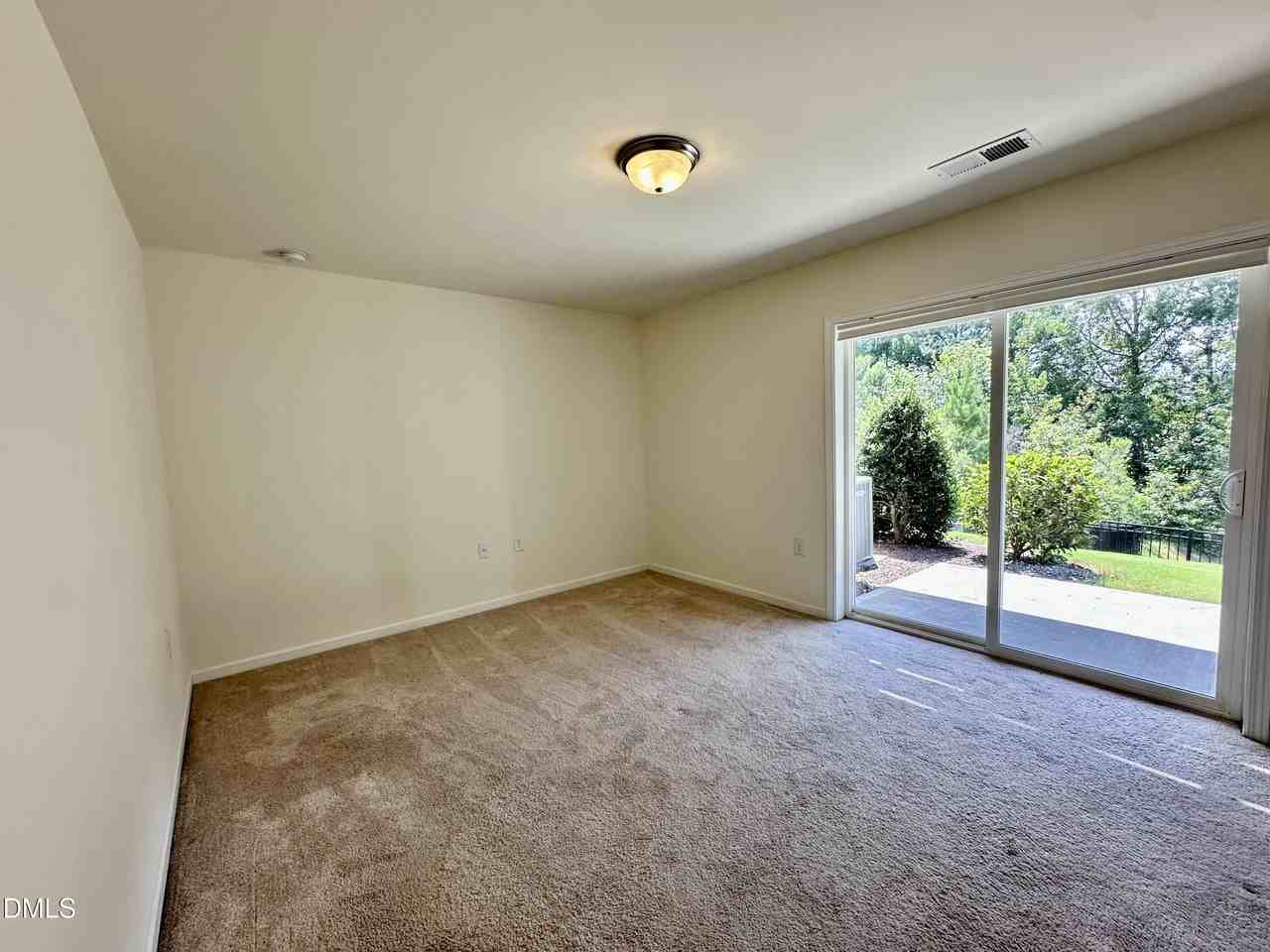 304 Skymont Dr - Photo 5 of 34