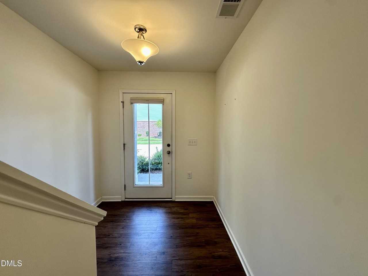 304 Skymont Dr - Photo 6 of 34