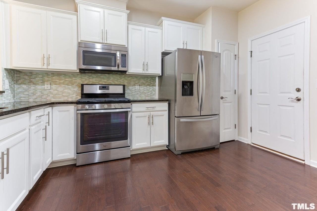 224 Lynchwick Ln - Photo 4 of 36
