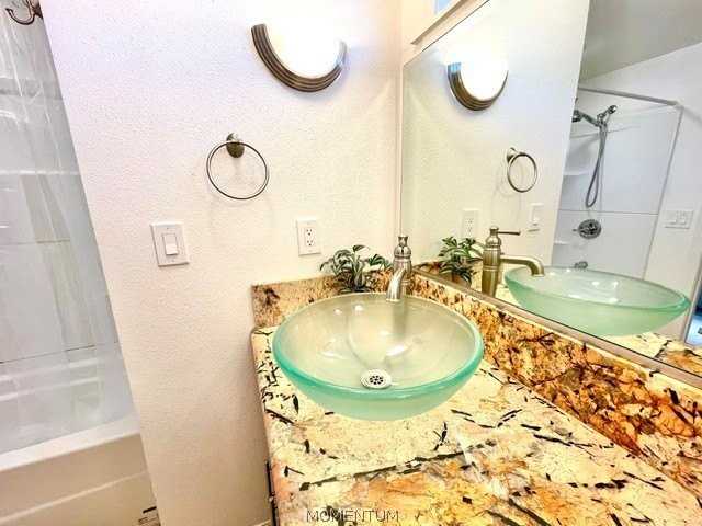 803 Roadrunner Dr - Photo 2 of 21