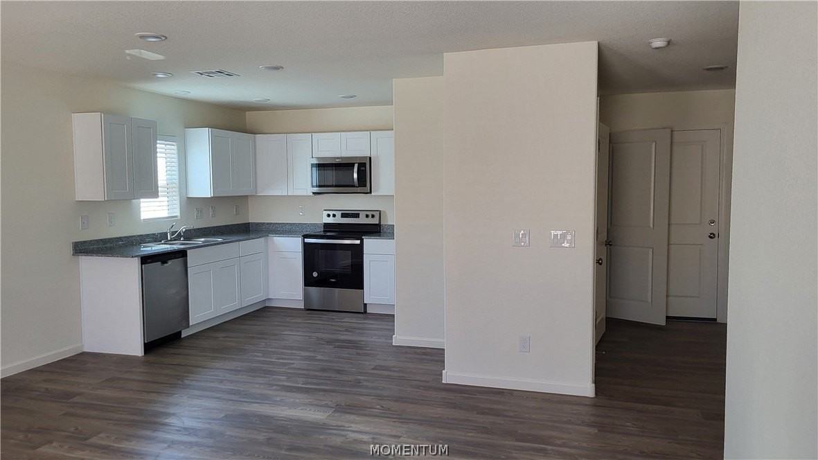 1141 Aspen Dr - Photo 2 of 20