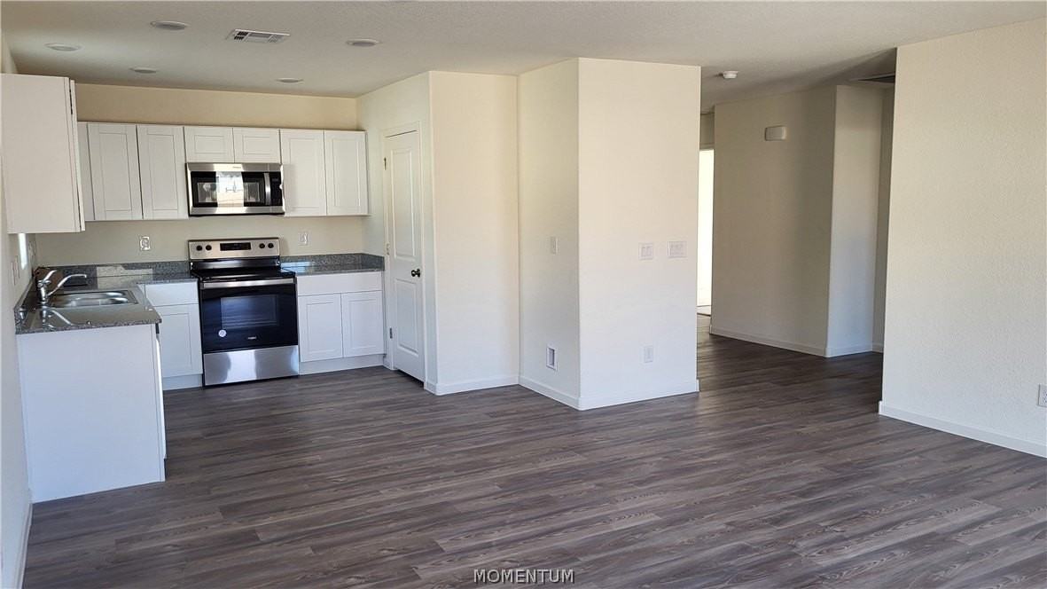 1141 Aspen Dr - Photo 4 of 20