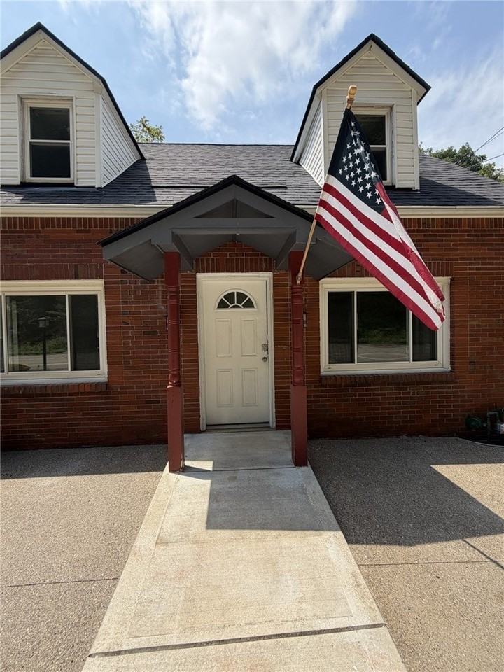 1113 Rochester Rd - Photo 6 of 37