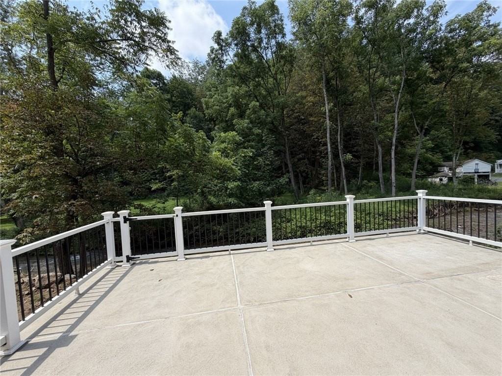 1113 Rochester Rd - Photo 7 of 37