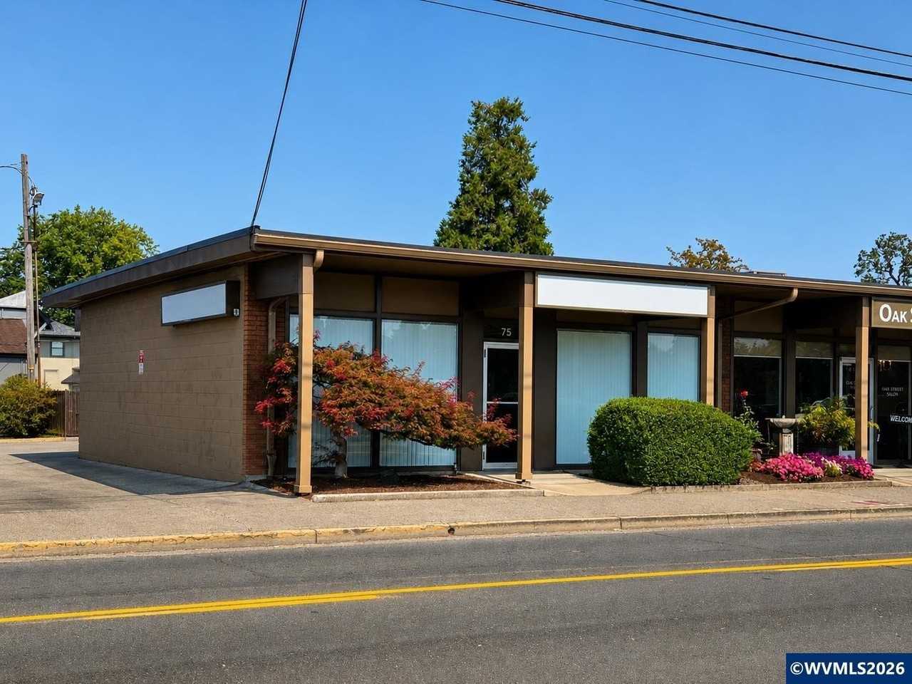 75 E Oak St - Photo 2 of 8